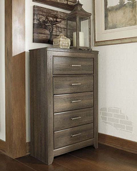 Juararo - Dark Brown Chest